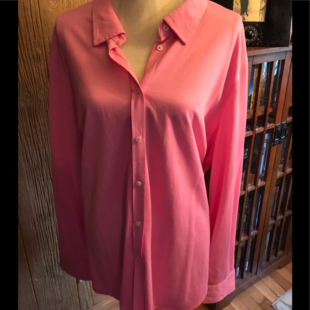 Beautiful Ralph Lauren soft pink knit blouse.